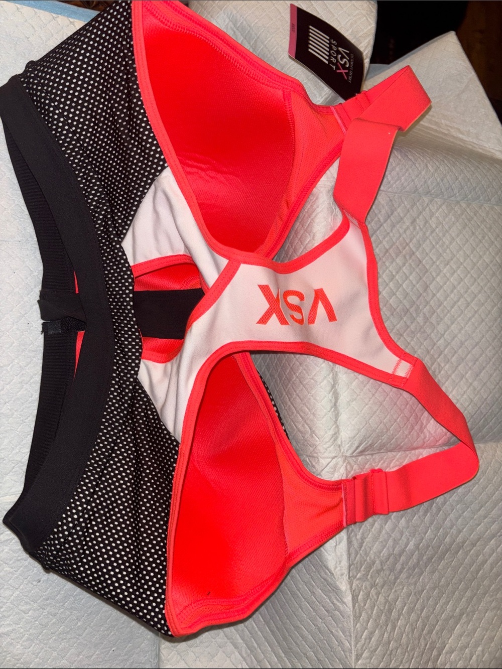 VSX Black & Neon Pink Front-Zip Sports Bra. 38DDD - Picture 2 of 3